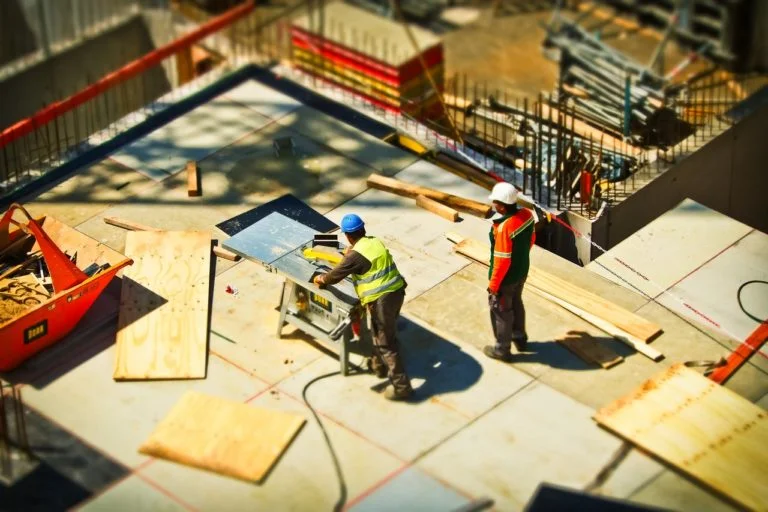 Obra com prevenção de acidentes no trabalho